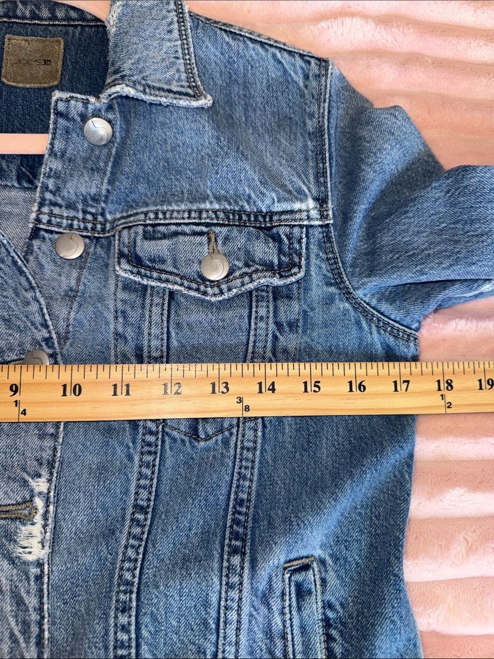 Joe’s Jeans Classic Blue Denim Jean Jacket Distressed Rips Women's Small Revolve - Picture 9 of 12